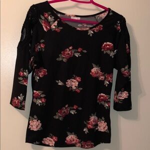 5/$25🖤 Floral shirt